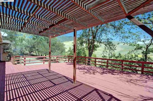 6901 Johnston Rd, Pleasanton CA  94588-9460 exterior