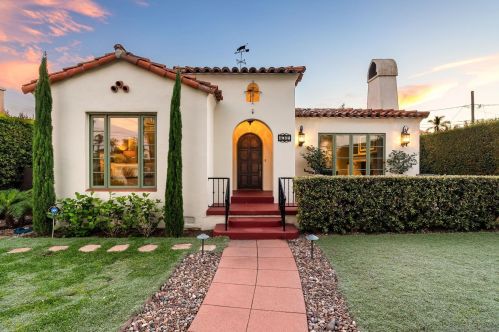 4031 Hempstead Cir, San Diego, CA 92116-2011