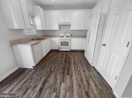 2449 Sugar Mill Way, Herndon VA  20171-3069 exterior