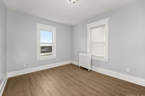 219 6th St, Bridgeport CT  06607-1046 exterior