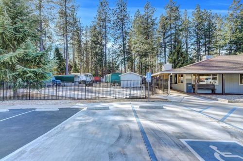 10 Wendy Cir, Grass Valley CA  95945-7037 exterior