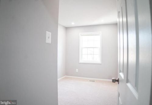 14796 Tamarack Pl, Woodbridge VA  22191-3136 exterior