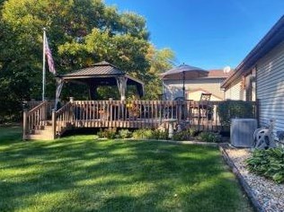 3828 Kingsway Dr, Crown Point IN  46307-8982 exterior