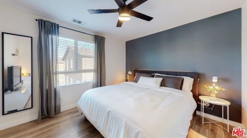 14711 Sherman Way, Van Nuys CA  91405-2215 exterior