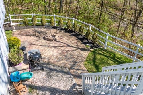 17 Vine St, Putnam CT  06260-2216 exterior
