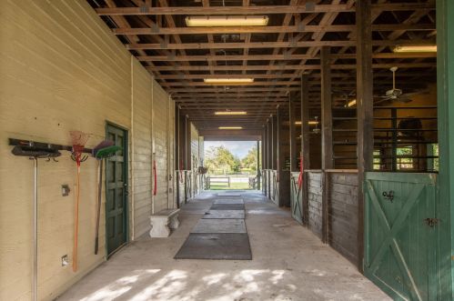 2562 Prarieview Dr, Town Of Loxahatchee Groves FL  33470-2572 exterior