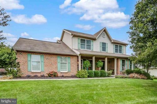 13 Surrey Ln, Navy Sup Dpt, PA 17050-7801