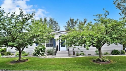 21 Twilight Trl, Belvidere NJ  07823-2905 exterior