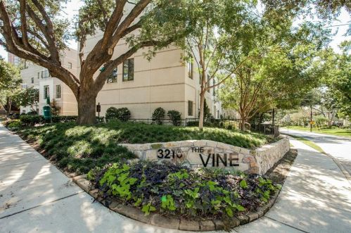 3210 Carlisle St, Dallas TX 75204-1123 exterior