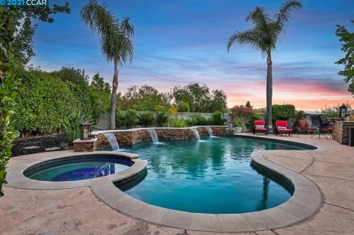 584 Grimsby Ln, Danville, CA 94506-1263