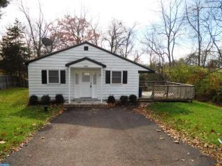 2930 Rockwood Dr, Pottstown, PA 19464-2727