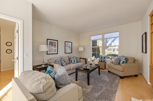 600 Landmark Ln, Redwood City CA  94065-2888 exterior