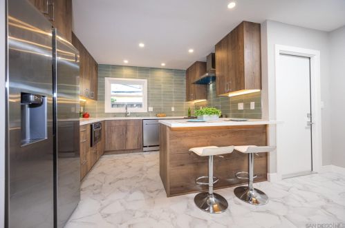 3486 Mountain View Dr, San Diego CA  92116-1950 exterior