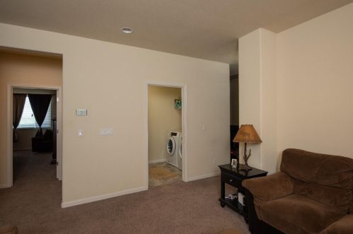 730 Sawtooth St, Manteca CA  95337-7827 exterior