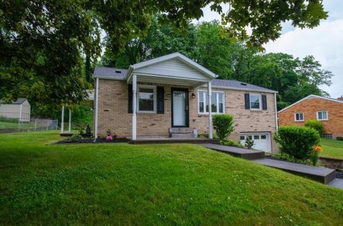 309 Sandy Dr, Glenshaw, PA 15116-1833
