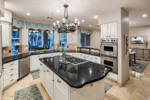 8691 Davenport Dr, Scottsdale AZ 85260-4377 exterior