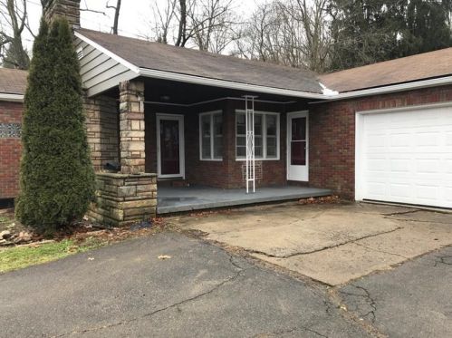 183 Sharon Rd, Greenville, PA 16125-8106