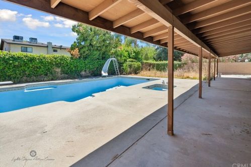 7813 Nairn Ct, Bakersfield, CA 93309-4215