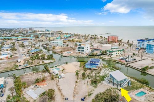 720 Matanzas Ct, Fort Myers Beach FL  33931-2120 exterior