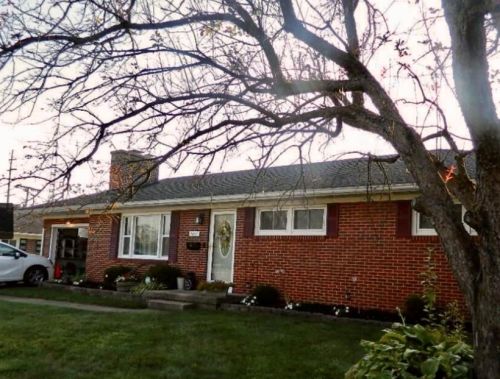 5015 Ridgewood Rd, Springfield OH  45503-5706 exterior