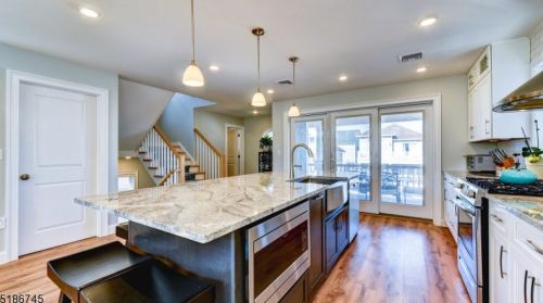 5 Fort Ave, Pelican Island NJ  08751-1512 exterior