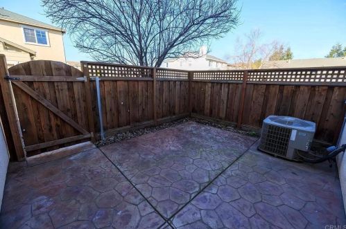 4237 Ivory Ln, Turlock CA  95382-7430 exterior