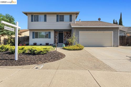 721 Almond Dr, Oakley, CA 94561-2104