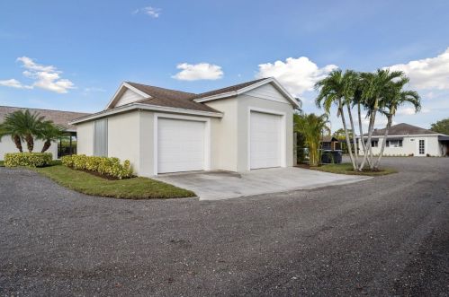 2904 Appaloosa Trl, West Palm Beach FL  33414-7639 exterior