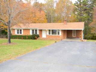 254 Darr Rd, Thomasville, NC 27360-8156