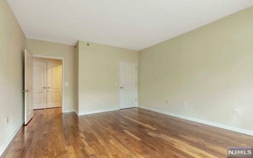 3301 City Pl, Edgewater NJ  07020-3163 exterior