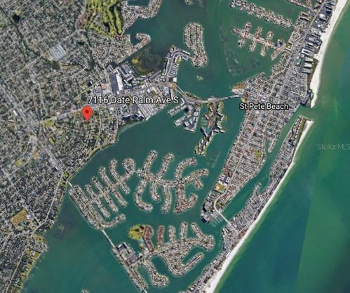 7116 Date Palm Ave, Saint Petersburg FL  33707-2013 exterior