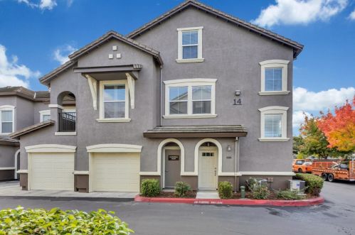 5560 Tares Cir, Elk Grove, CA 95757-4363