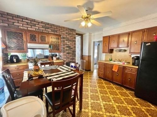 28 Ainsworth St, Springfield MA  01108-2106 exterior