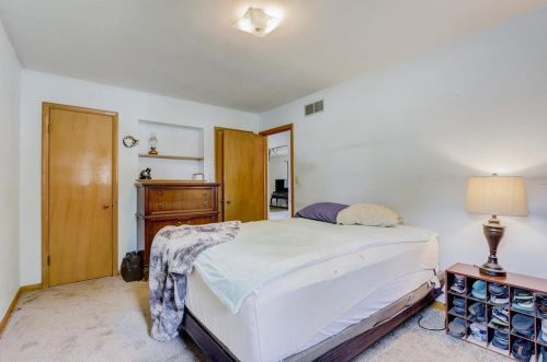 7119 Lakefield Dr, Milwaukee WI  53219-4025 exterior