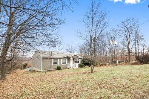368 Carter Ave, Newburgh NY  12550-8400 exterior