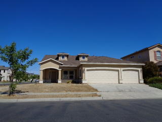 5830 Holbrook Dr, Riverbank, CA 95367-3869