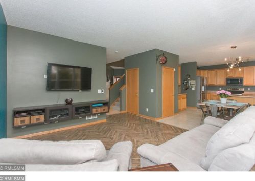 207 Pine Hollow Dr, Lino Lakes, MN 55014-7010