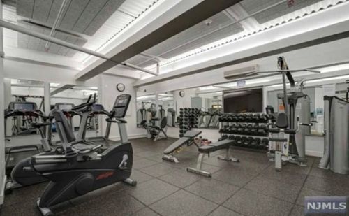 250 Gorge Rd, Cliffside Park NJ  07010-1302 exterior