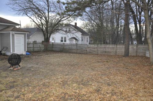 4 Fairview Ave, Nashua NH 03060-4105 exterior