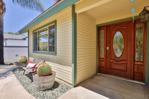 12651 Ridgeton Dr, Lakeside, CA 92040-5057