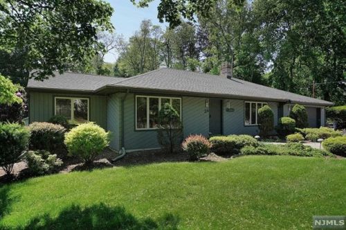24 Akers Ave, Montvale, NJ 07645-2028