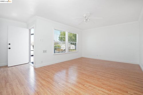 49 Manville Ave, West Pittsburg, CA 94565-5843