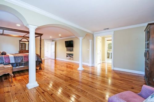 221 Oscawana Lake Rd, Tompkins Corners NY  10579-2600 exterior