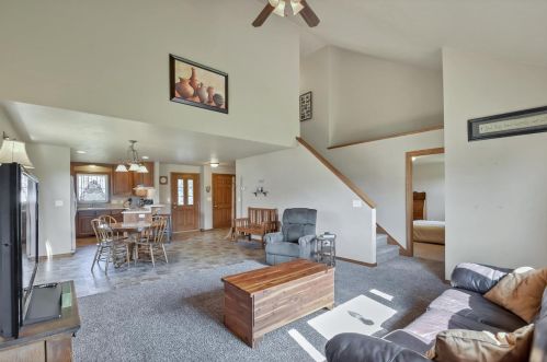 990 Pinecrest Rd, Green Bay, WI 54313-4225