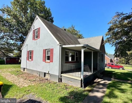 1052 Mount Vernon St, Lansdale, PA 19446-3410