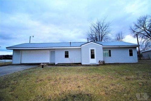 3135 115th St, Riverside, IA 52327-9692