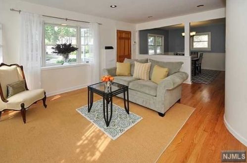 370 Chesterfield St, Ridgewood NJ  07450-1807 exterior