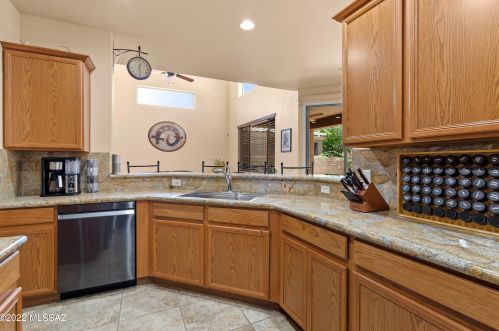 5426 Little River Ln, Tucson, AZ 85704-1768