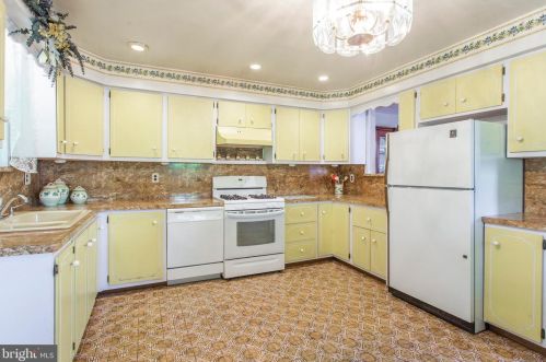 913 Catherine Ave, Woodlyn PA  19094-1002 exterior