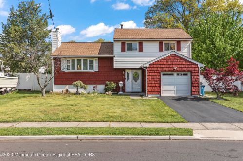 5 Roland Pl, Hazlet, NJ 07730-2265
